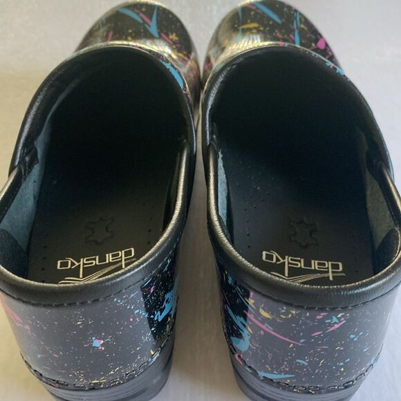 DANSKO Women’s Black Patent Leather with Multi Color Splatter Clogs Sz 37 NWOT - Picture 5 of 8